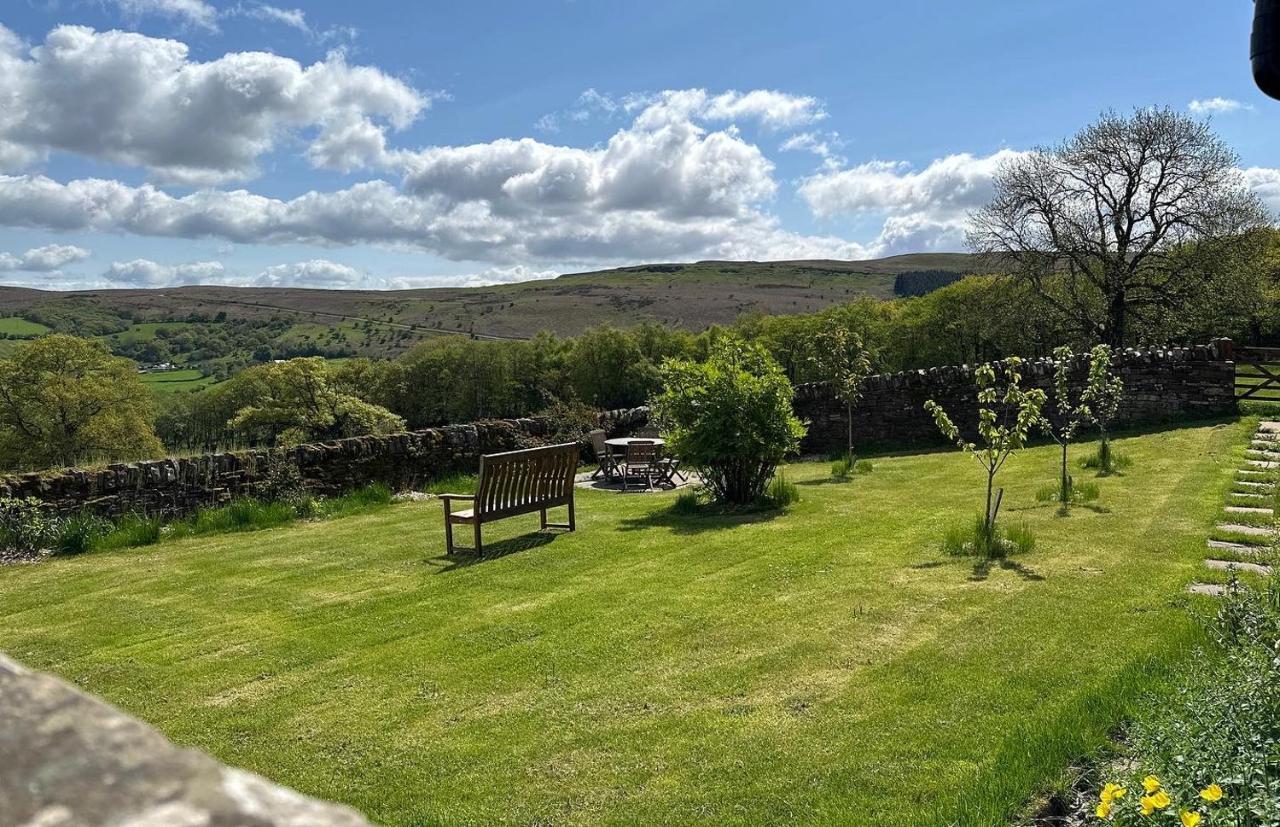 Pant Llwyd Farm Vila Llangynidr Exterior foto